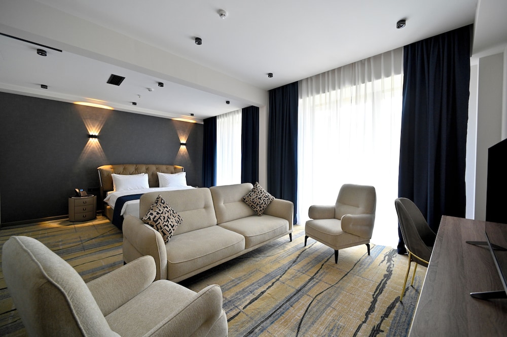 Deluxe Double Room, Balcony, Mountain View