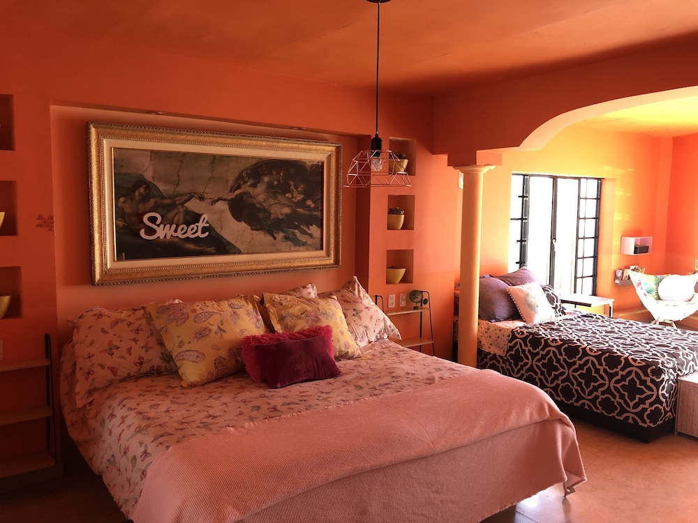 Basic Room, Multiple Beds (Orange Room) photo 2