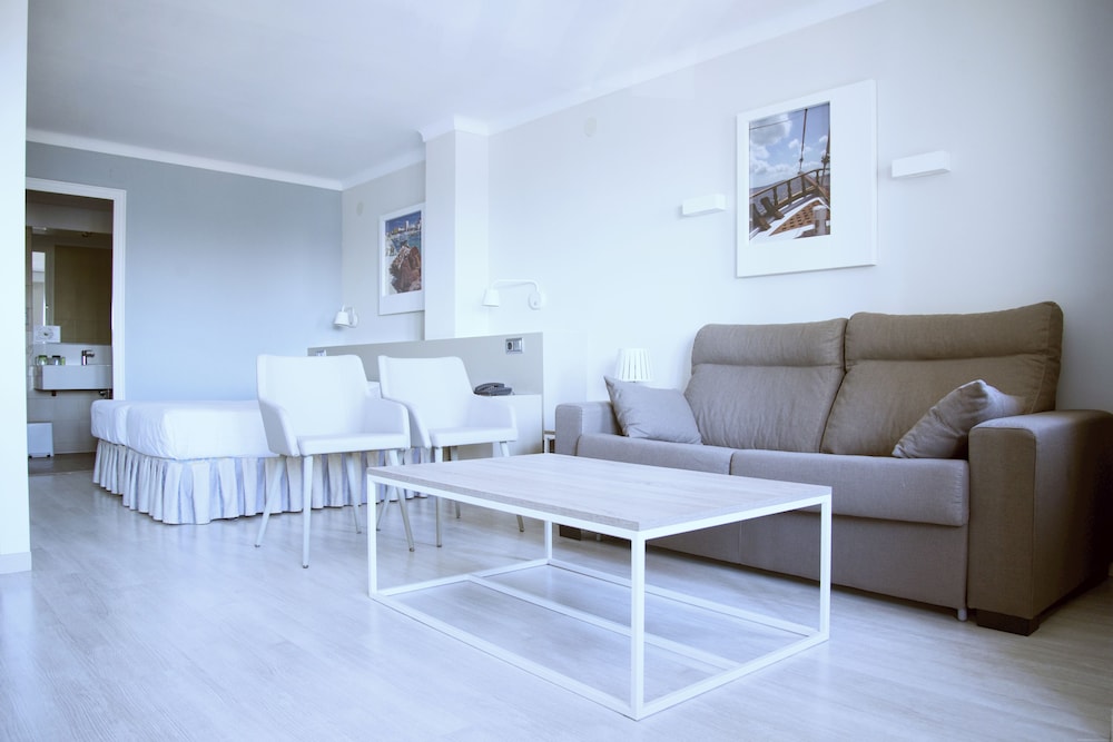 Quadruple Room, Sea View, Sea Facing (2+2) - Photo 13