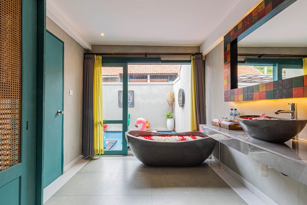 One Bedroom Private Pool Villa - Photo 13
