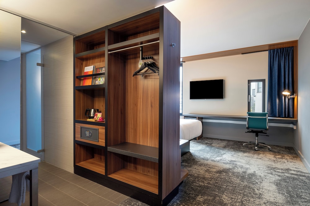 Superior Room, 1 King Bed - Photo 2