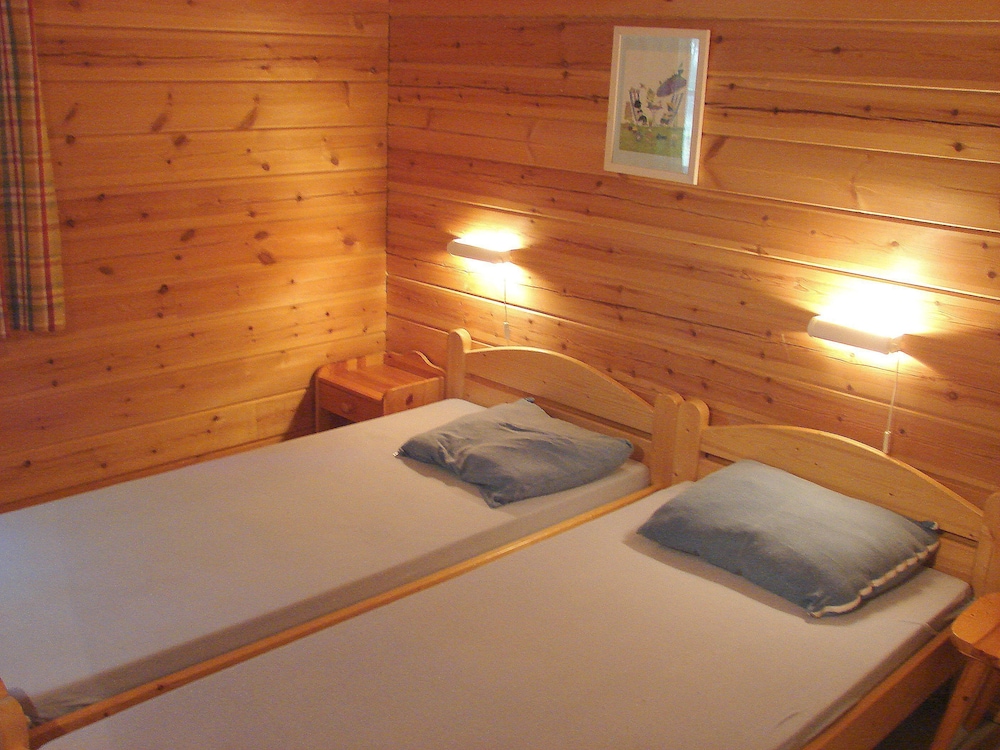 Basic Chalet, Multiple Beds (Cahors) photo 1