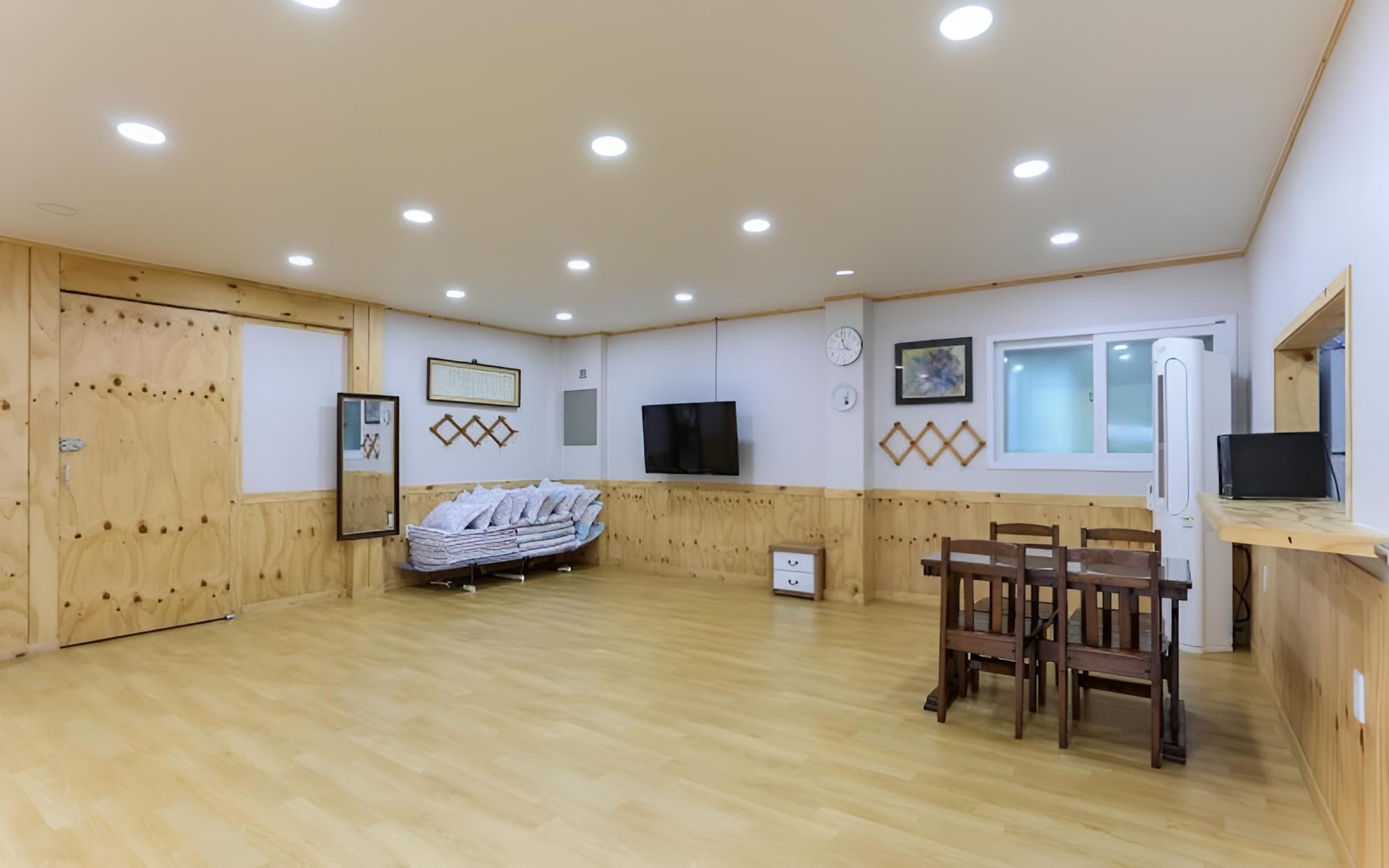 Room (VIP group room (maximum 10 people lar) photo 3
