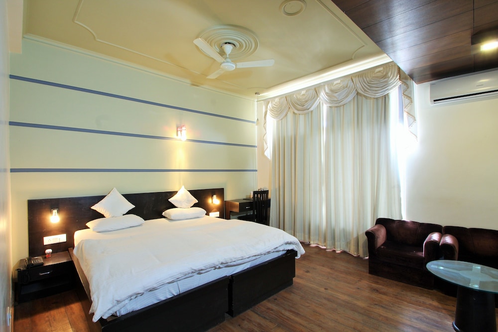 AC Himalaya Facing Luxury Room photo 2