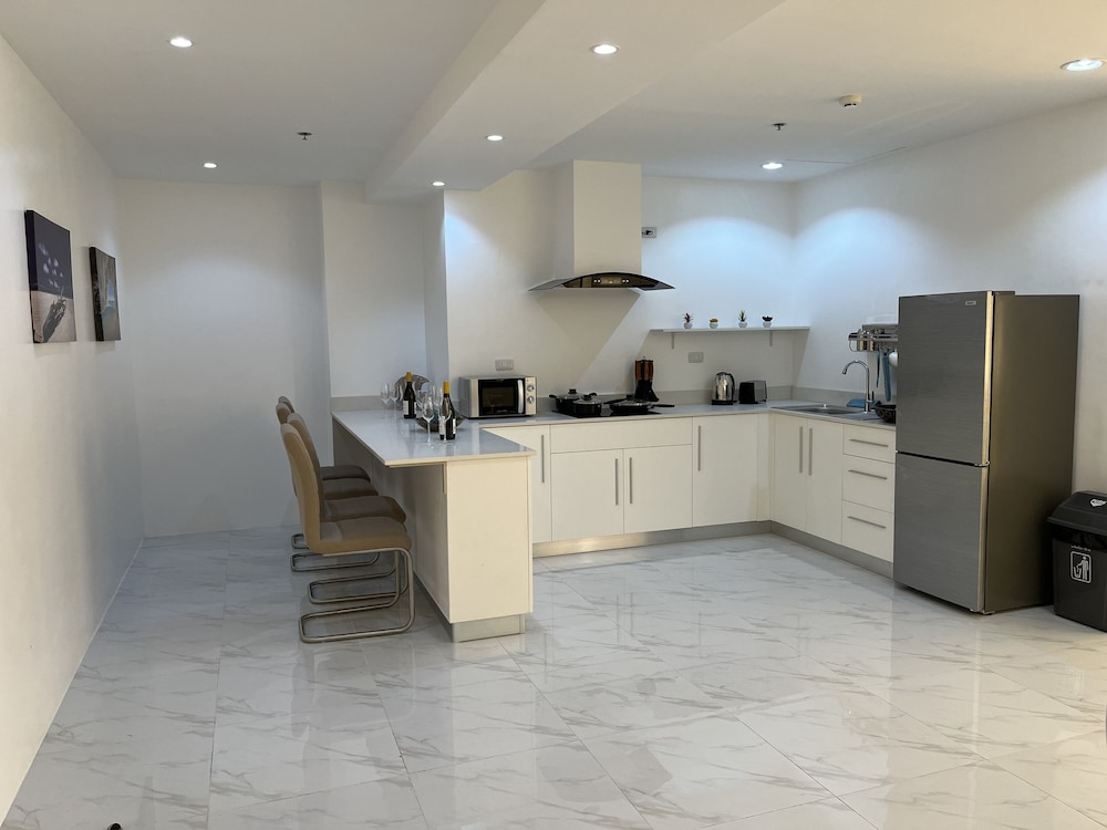Deluxe Penthouse - Photo 8