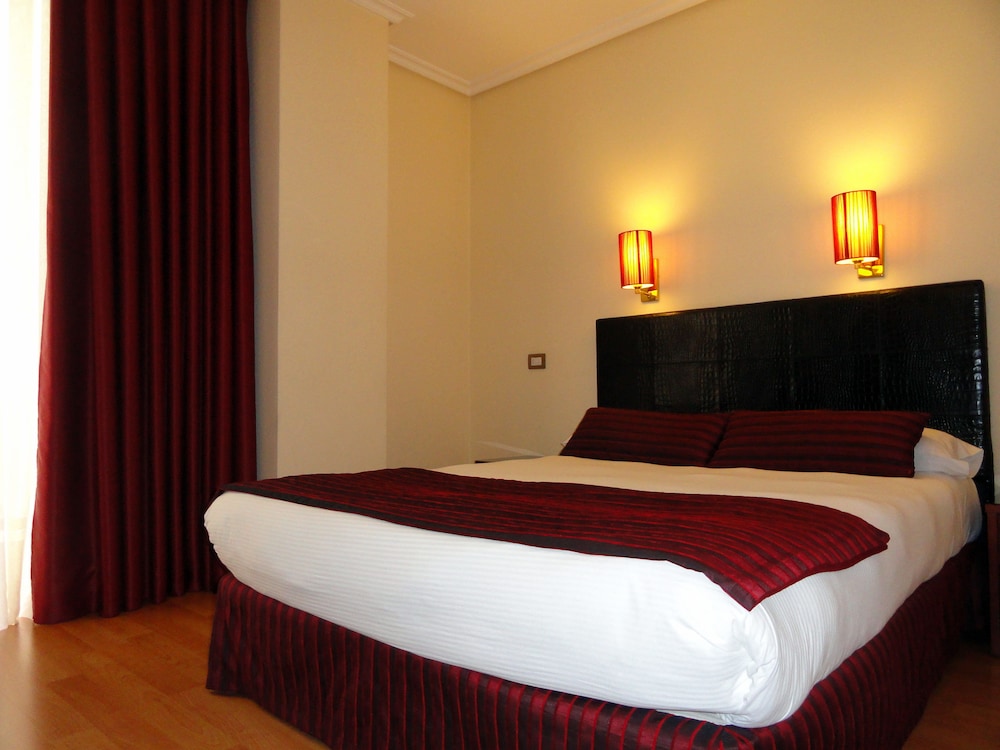Standard Double or Twin Room - Photo 3