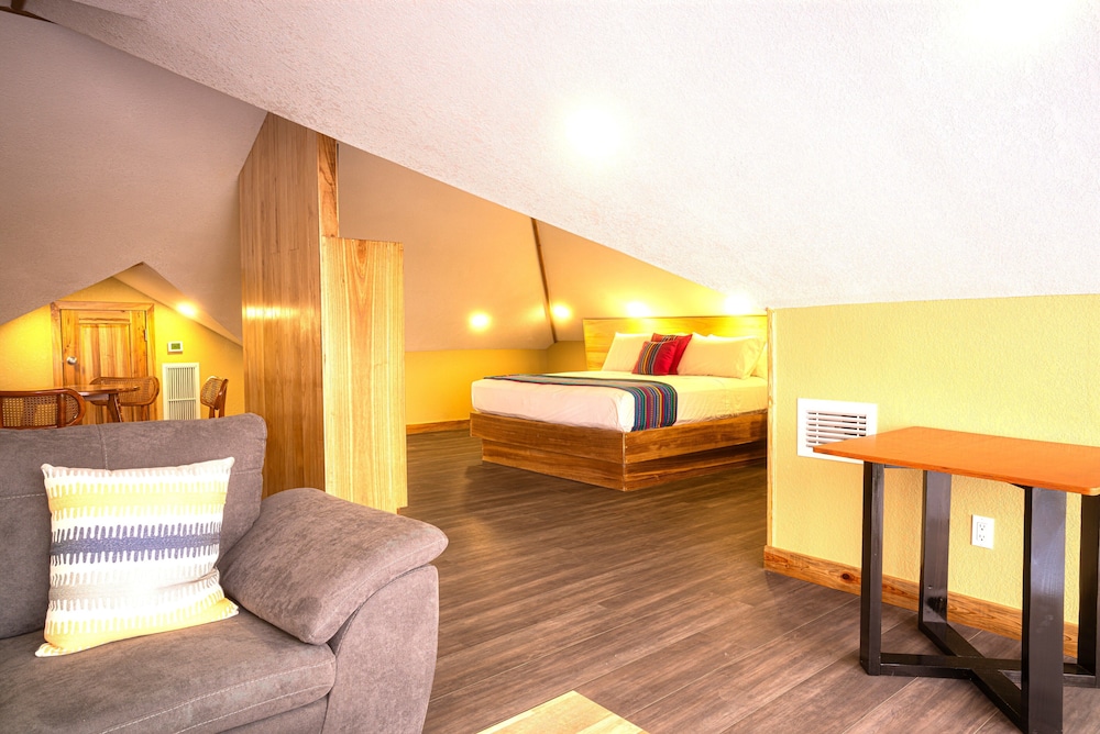 Panoramic Penthouse Suite photo 2