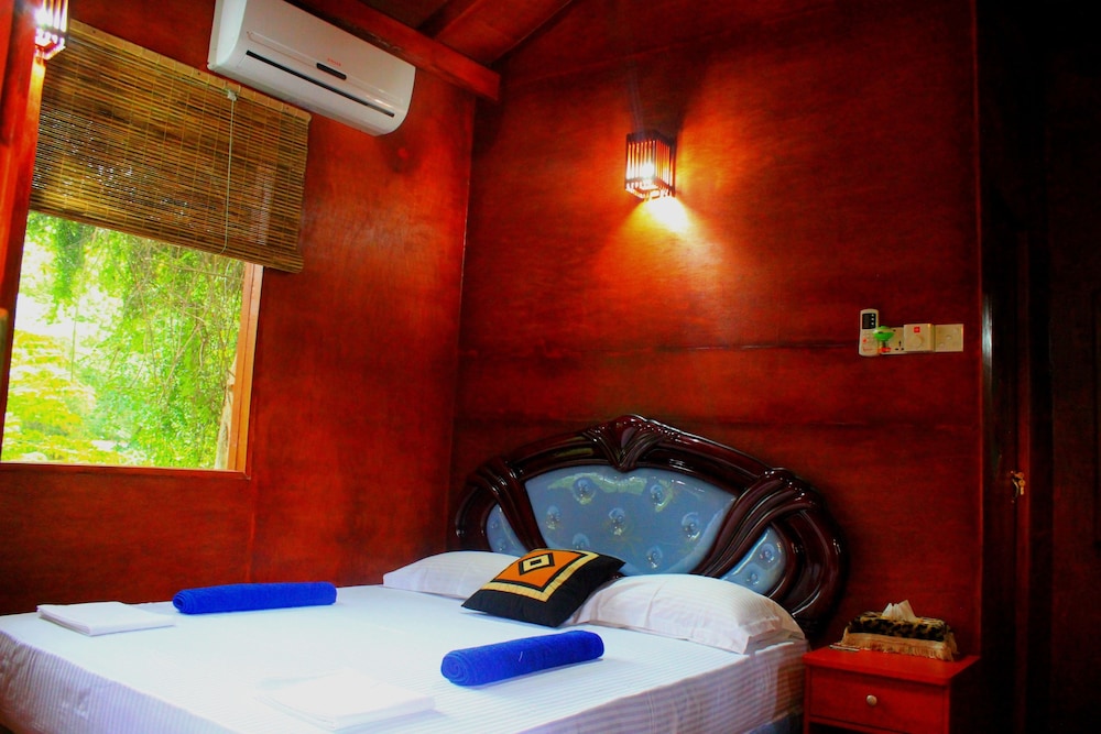 Deluxe Tree House, 1 King Bed, River View photo 2