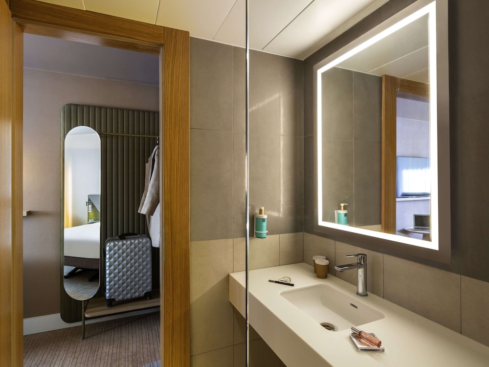 Classic Room, Multiple Beds - Photo 3