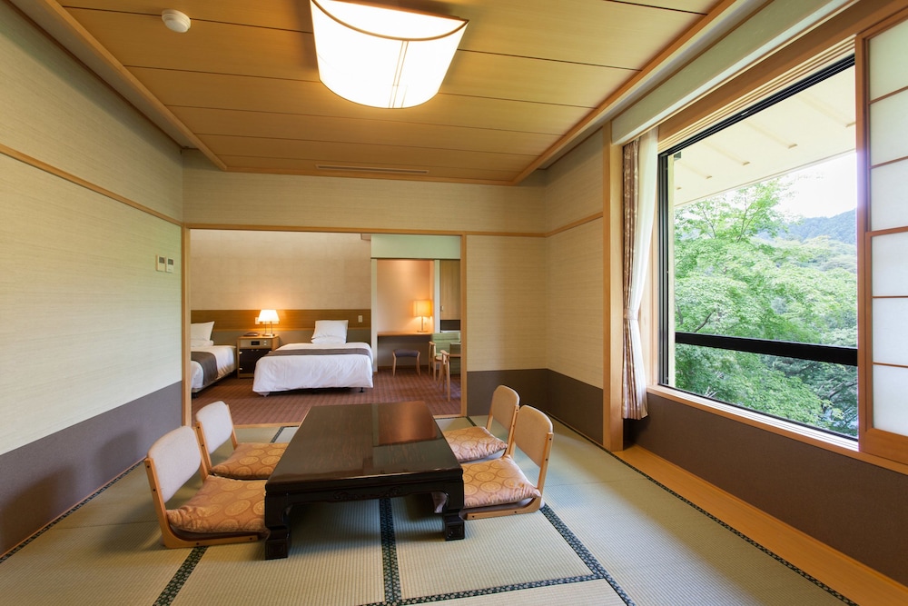 Standard Japanese/Western Style Room, River View photo 3