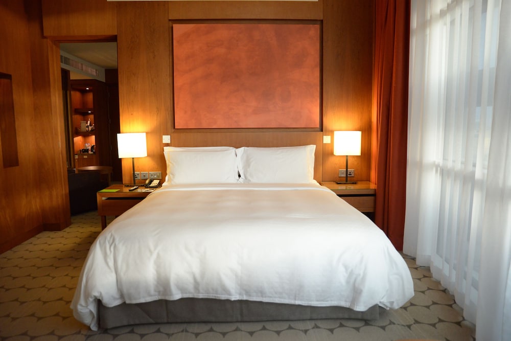 Suite, 2 Bedrooms, Balcony (Plaza View) photo 3
