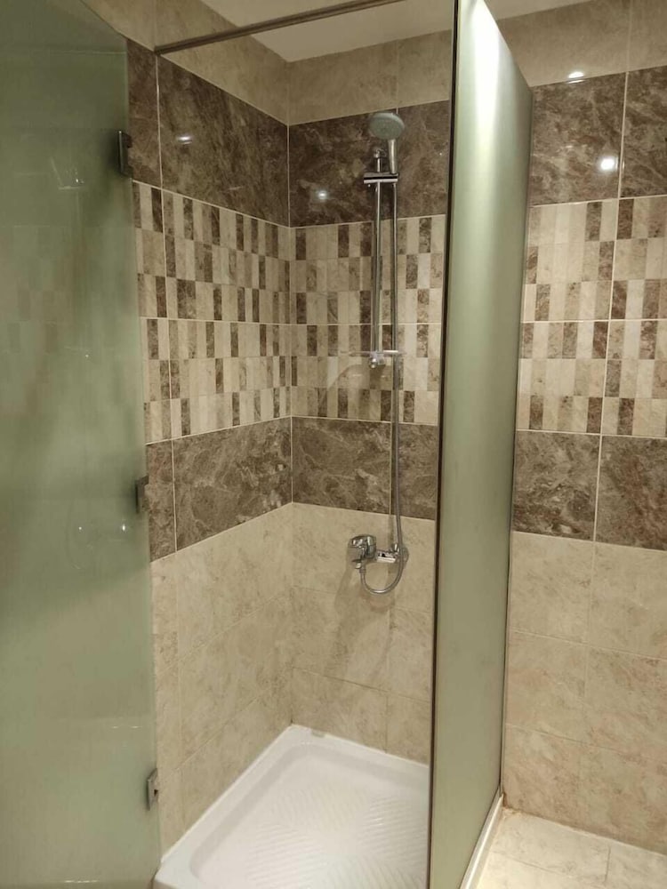Twin Room - Photo 5