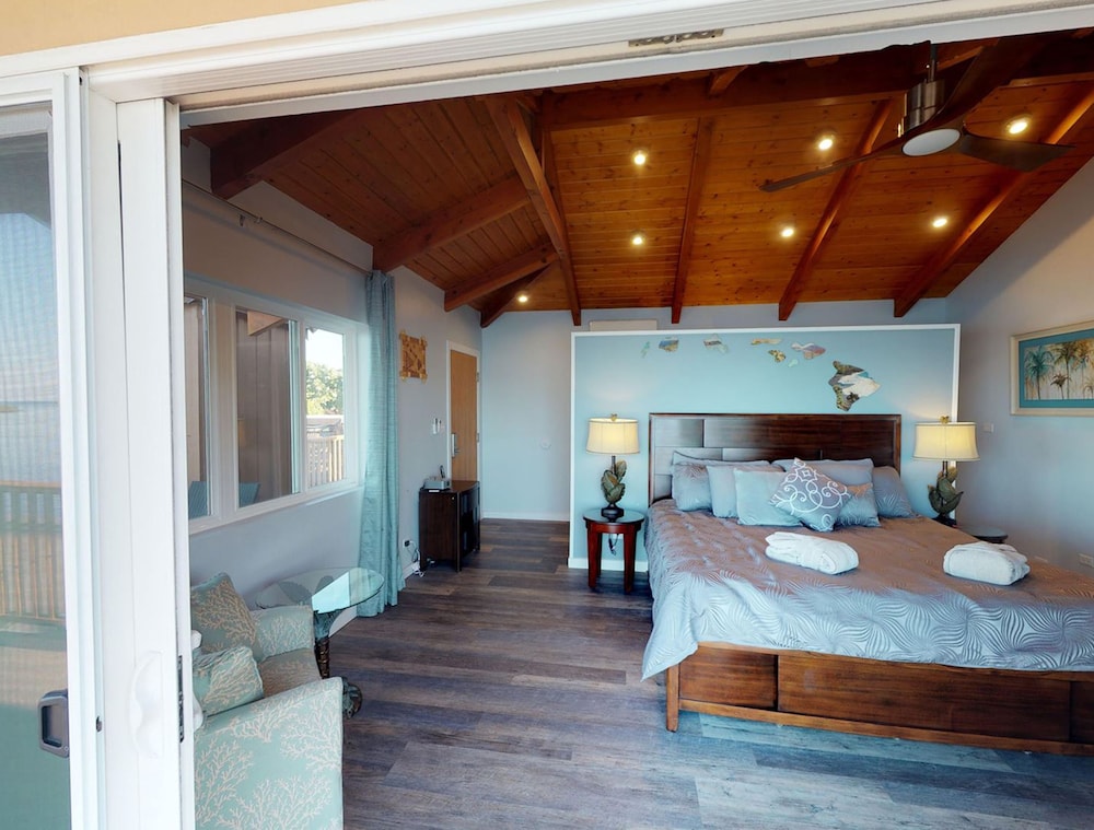 Ocean Front Suite photo 2
