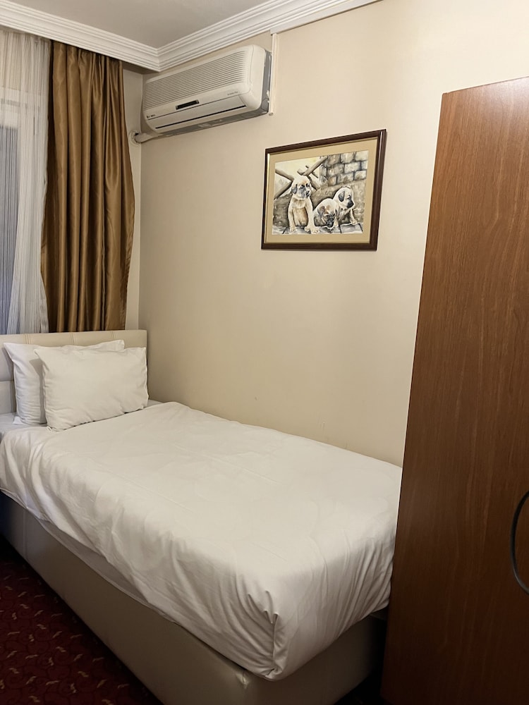 Basic Single Room, 1 Twin Bed photo 3