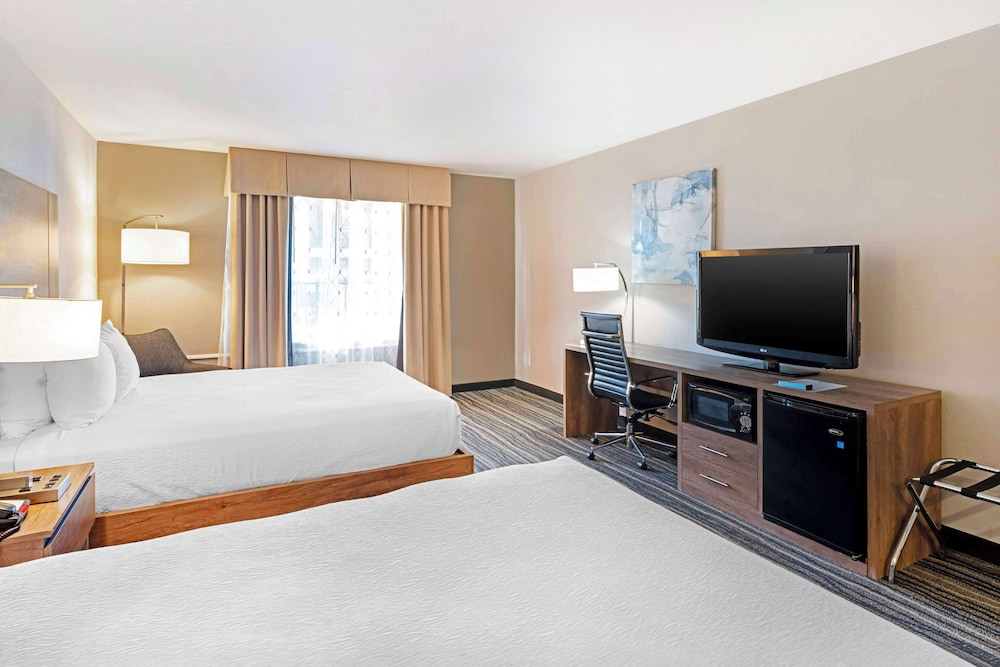 Standard Room, 2 Queen Beds, Accessible, Bathtub - Photo 4