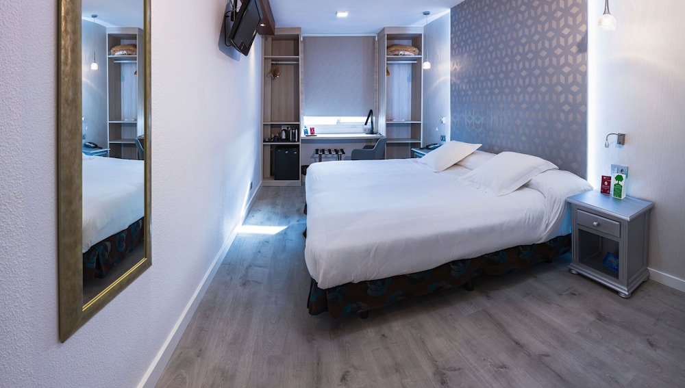Standard Double Room, 1 Queen Bed - Photo 1