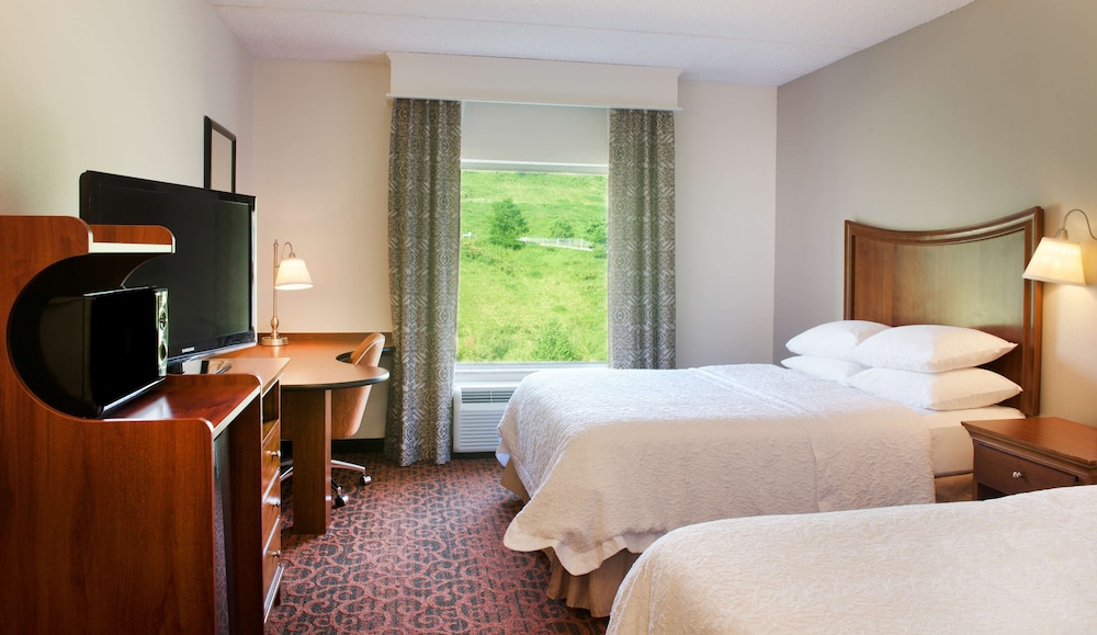 Room, 2 Queen Beds, Accessible, Bathtub (Mobility) - Photo 2