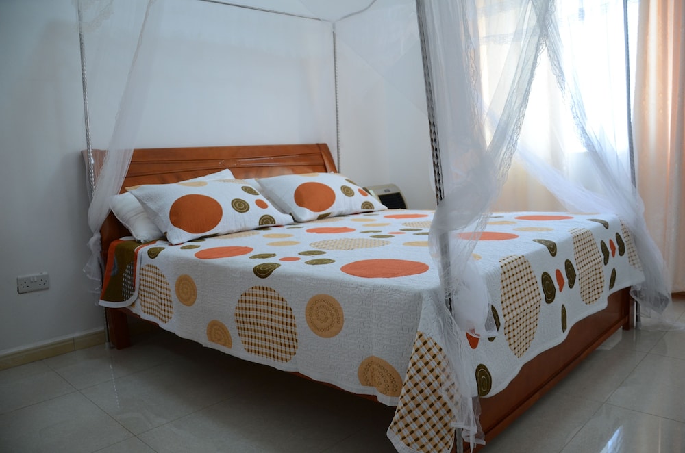 Royal Apartment, 2 Bedrooms, Ensuite photo 2