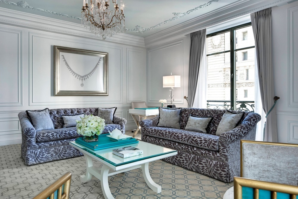 Suite, 1 Bedroom (Butler Service Included) thumbnail 5