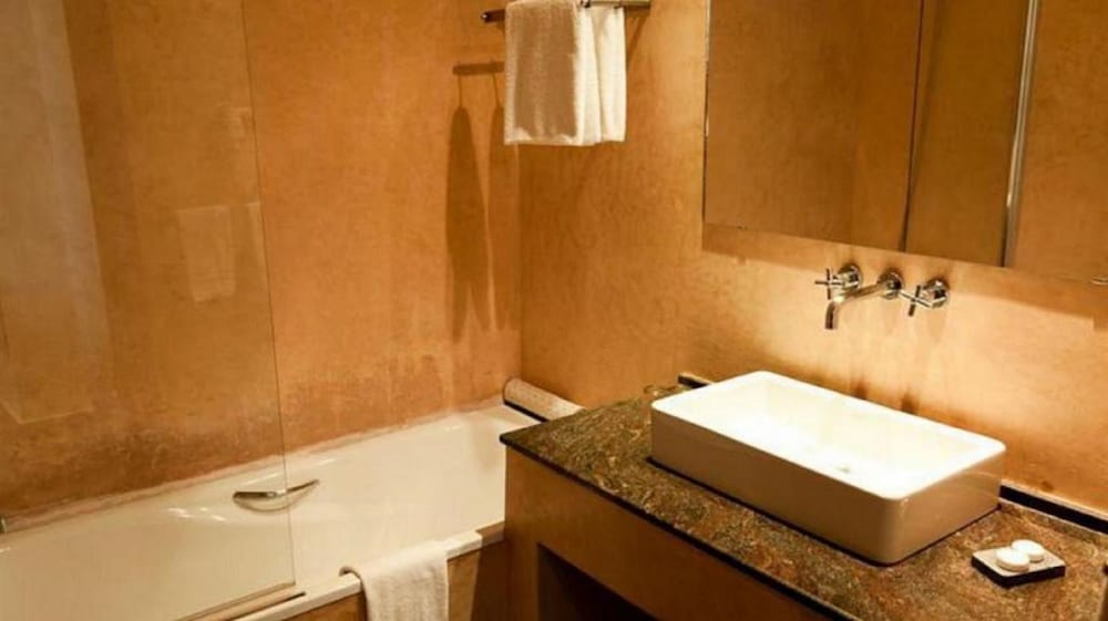 Standard Double Room - Photo 6