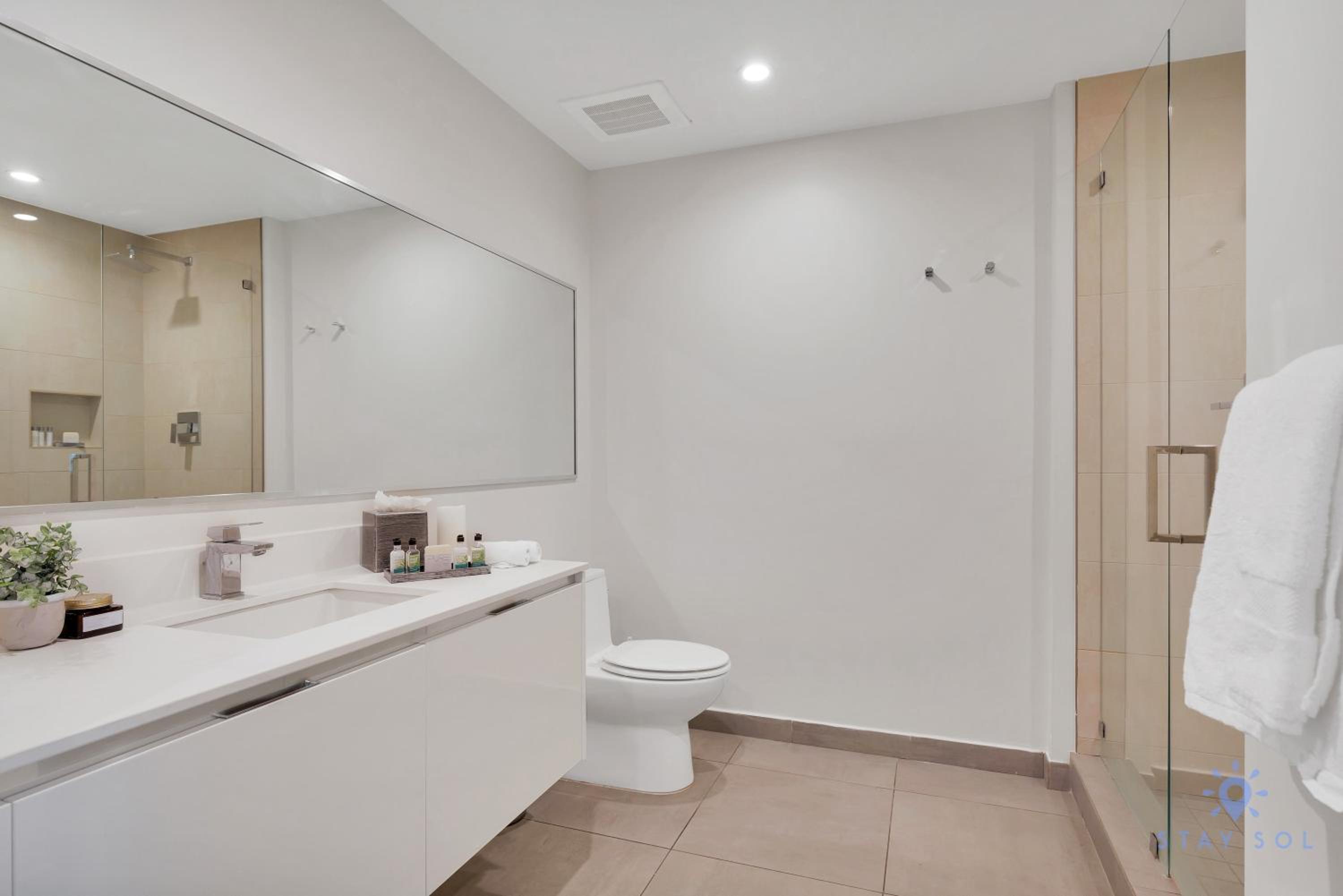 2 Bedrooms Balcony