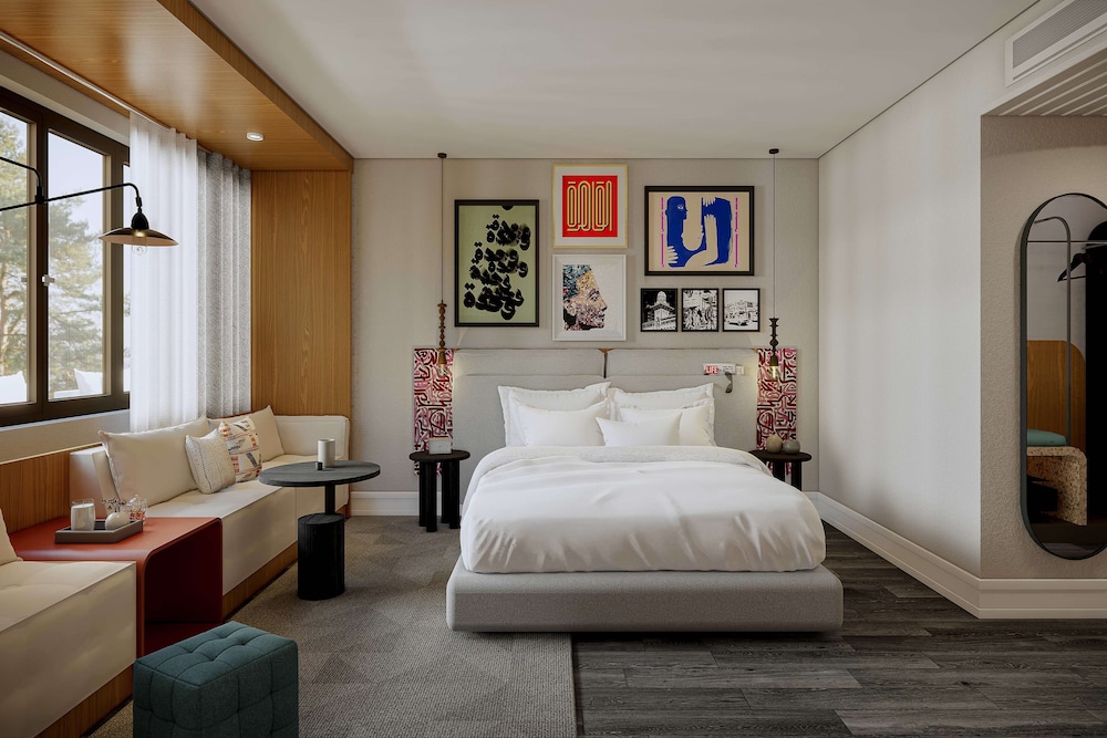 Suite, 1 King Bed, Balcony (Loft)
