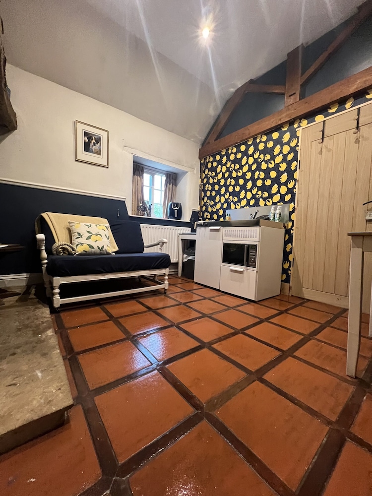 Comfort Double or Twin Room, Ensuite, Courtyard View photo 3