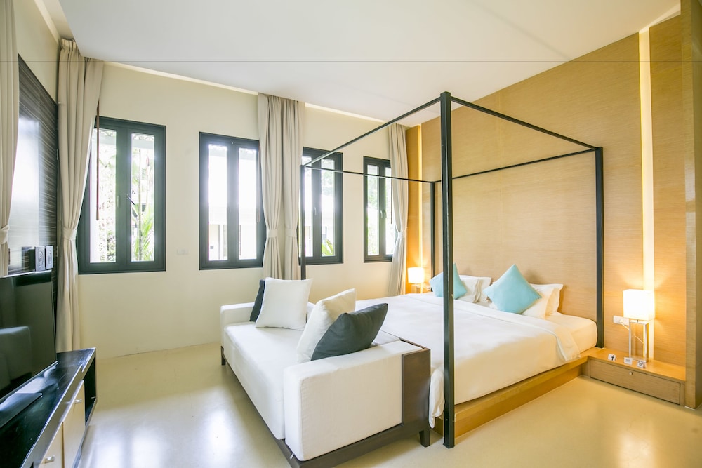 Suite with Couple Bath - Photo 3