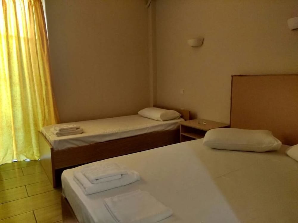 Economy Quadruple Room, Garden View (108 4K) photo 3