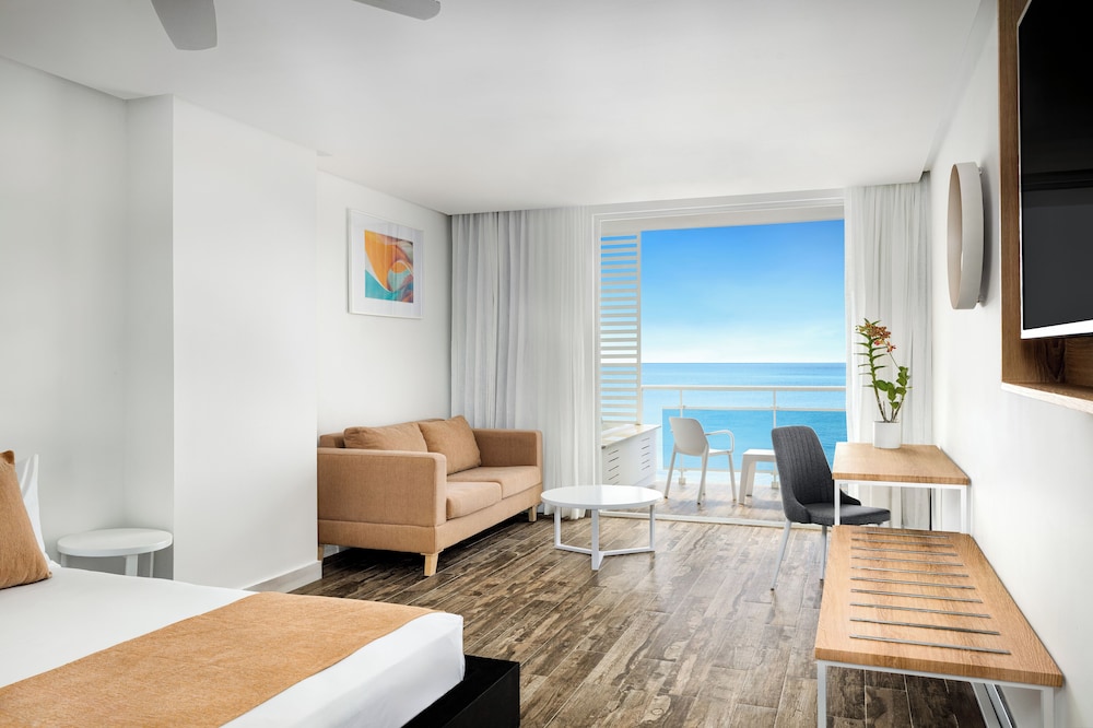 Sun Club Master Suite 2 bedroom Ocean View