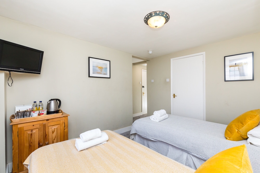 Double Room with Private Shower photo 2