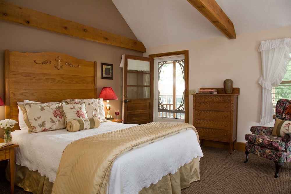 Double Room, 1 Queen Bed (Willow) photo 2