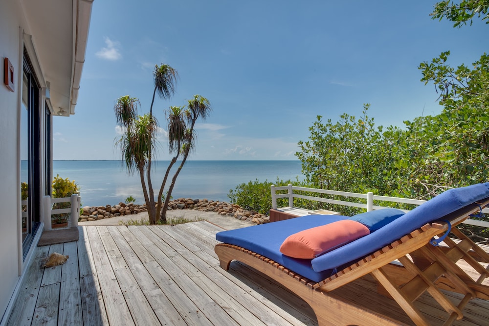 Royal Penthouse, 6 Bedrooms, Beach View, Beachfront photo 3