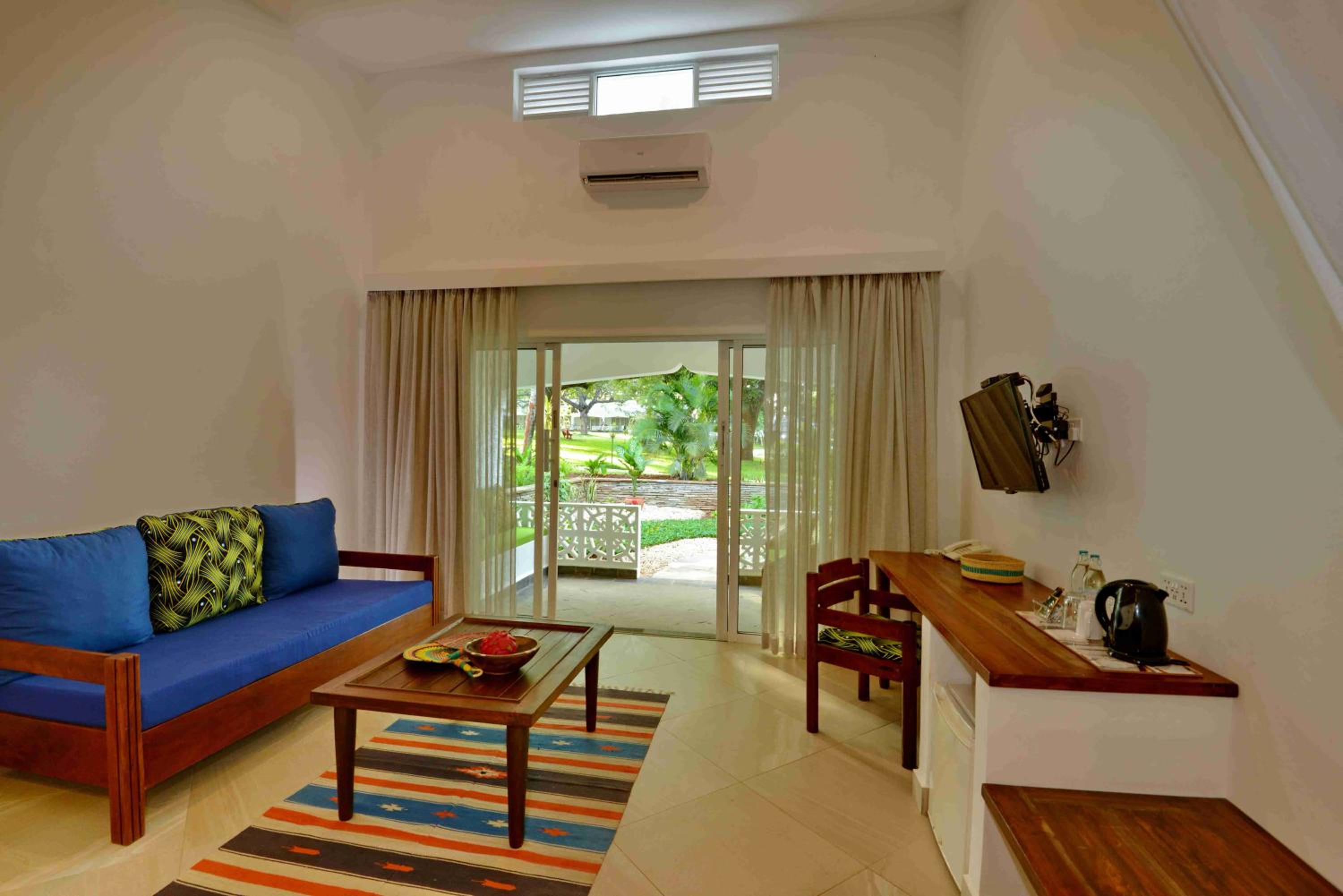 Suite with Garden View - Photo 2