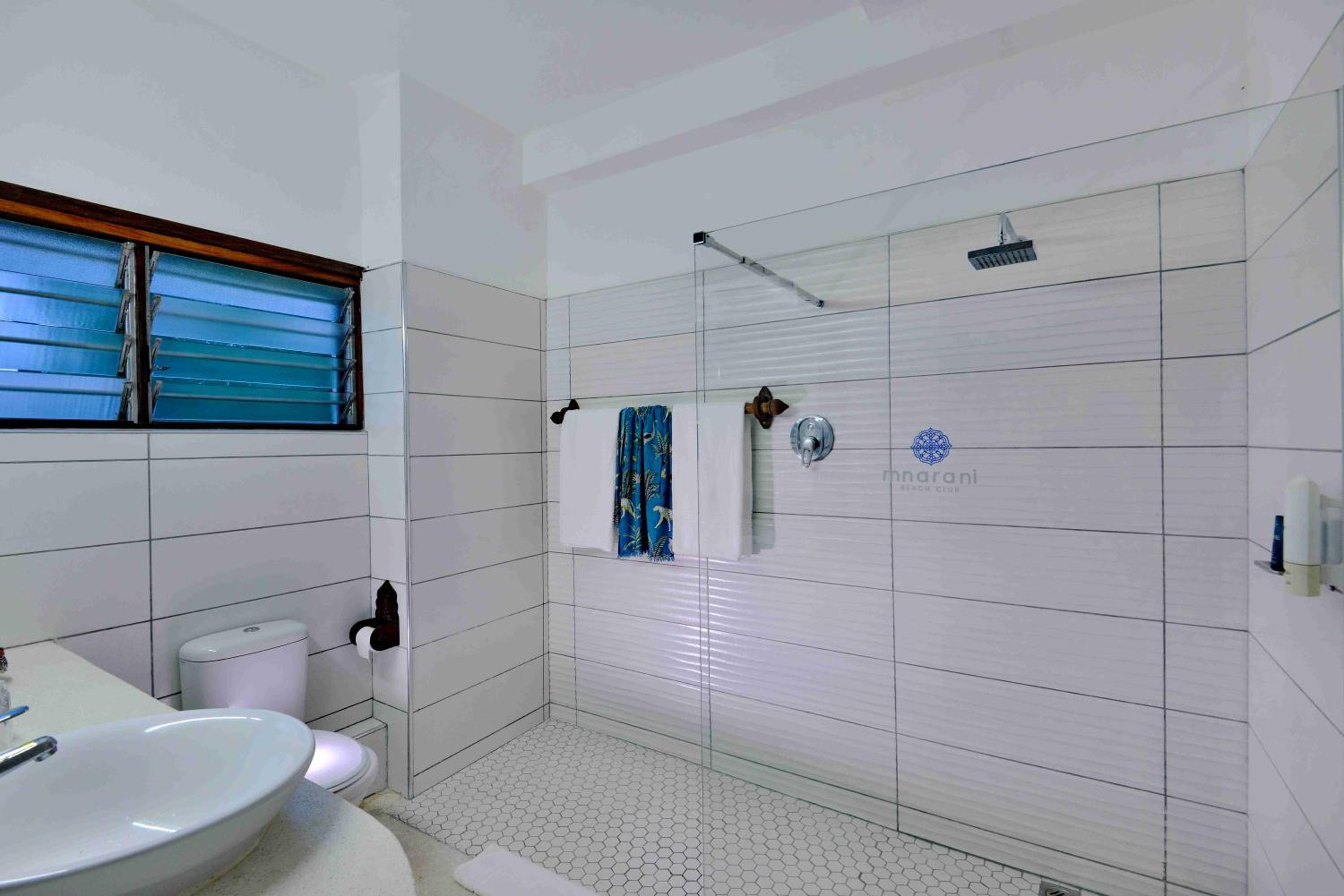 Double or Twin Room with Sea View - Photo 6