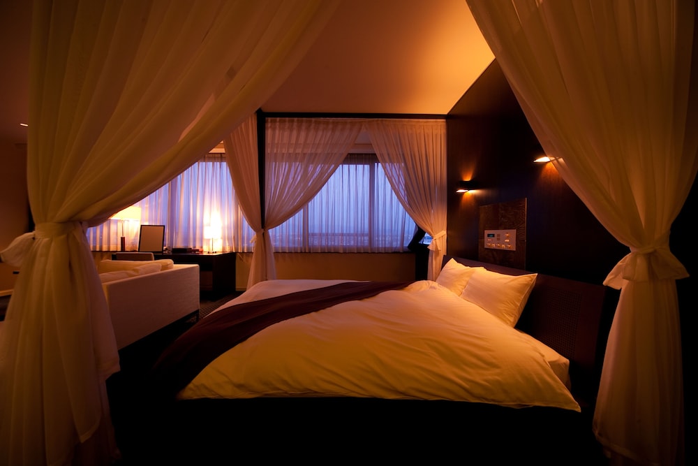 Premium Double Room (Room 805) - Photo 2