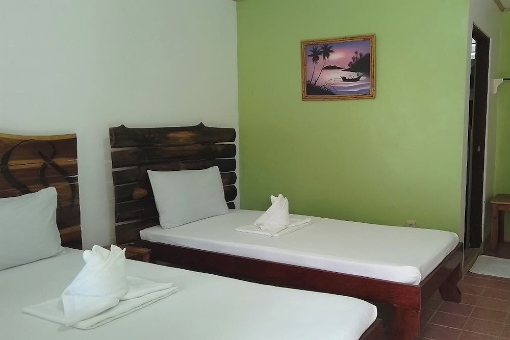 Standard Twin Room - Photo 4