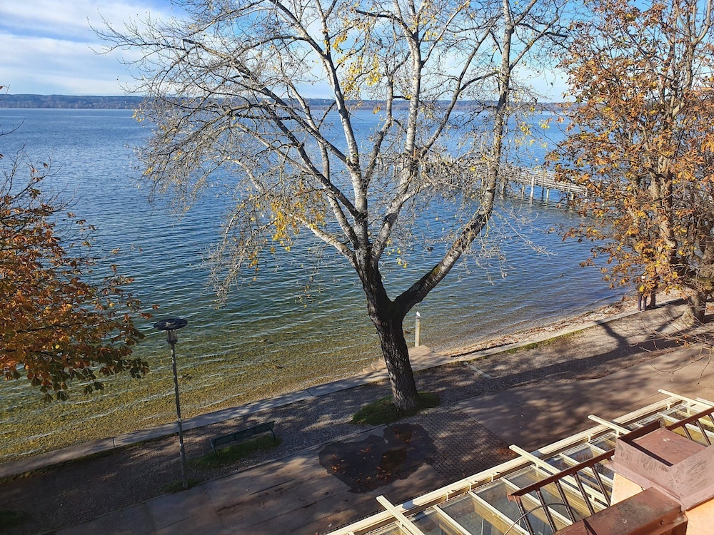 Double Room, Balcony, Lakeside photo 2