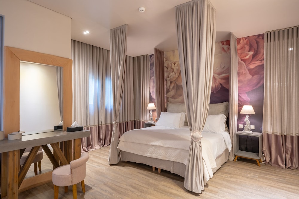 Suite (Boutique) - Photo 1