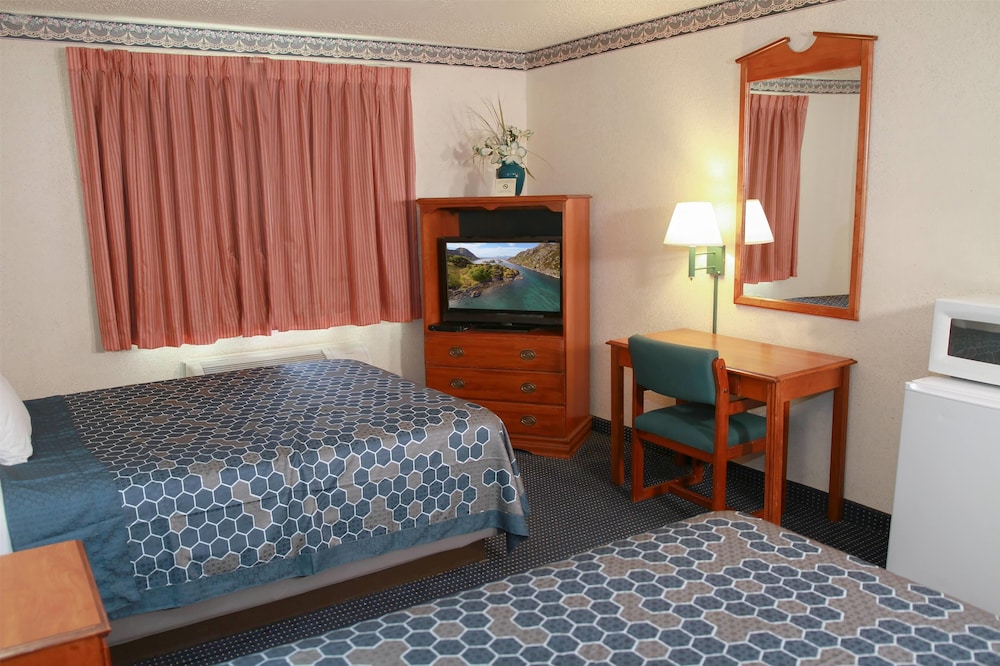 Room, 2 Queen Beds, Non Smoking - Photo 2