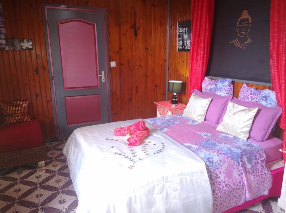 Double Room, 1 Double Bed (Geranium) photo 1