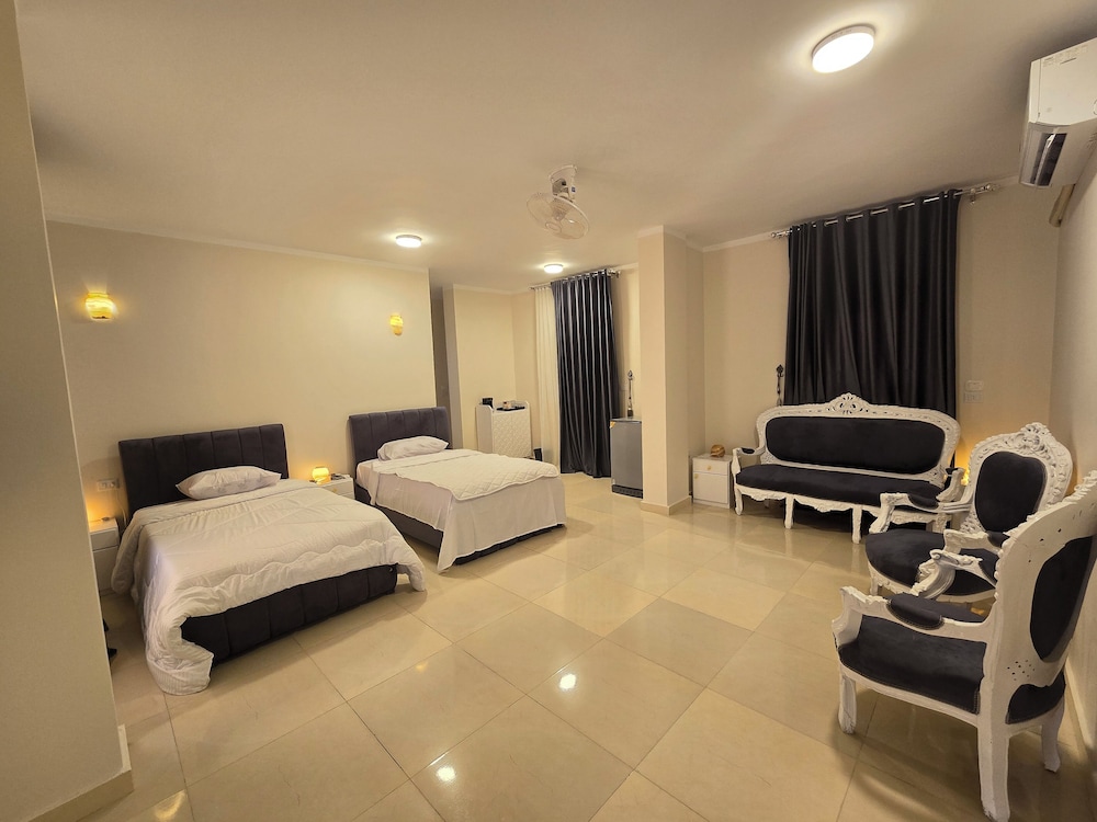 Family Studio Suite, Garden View
