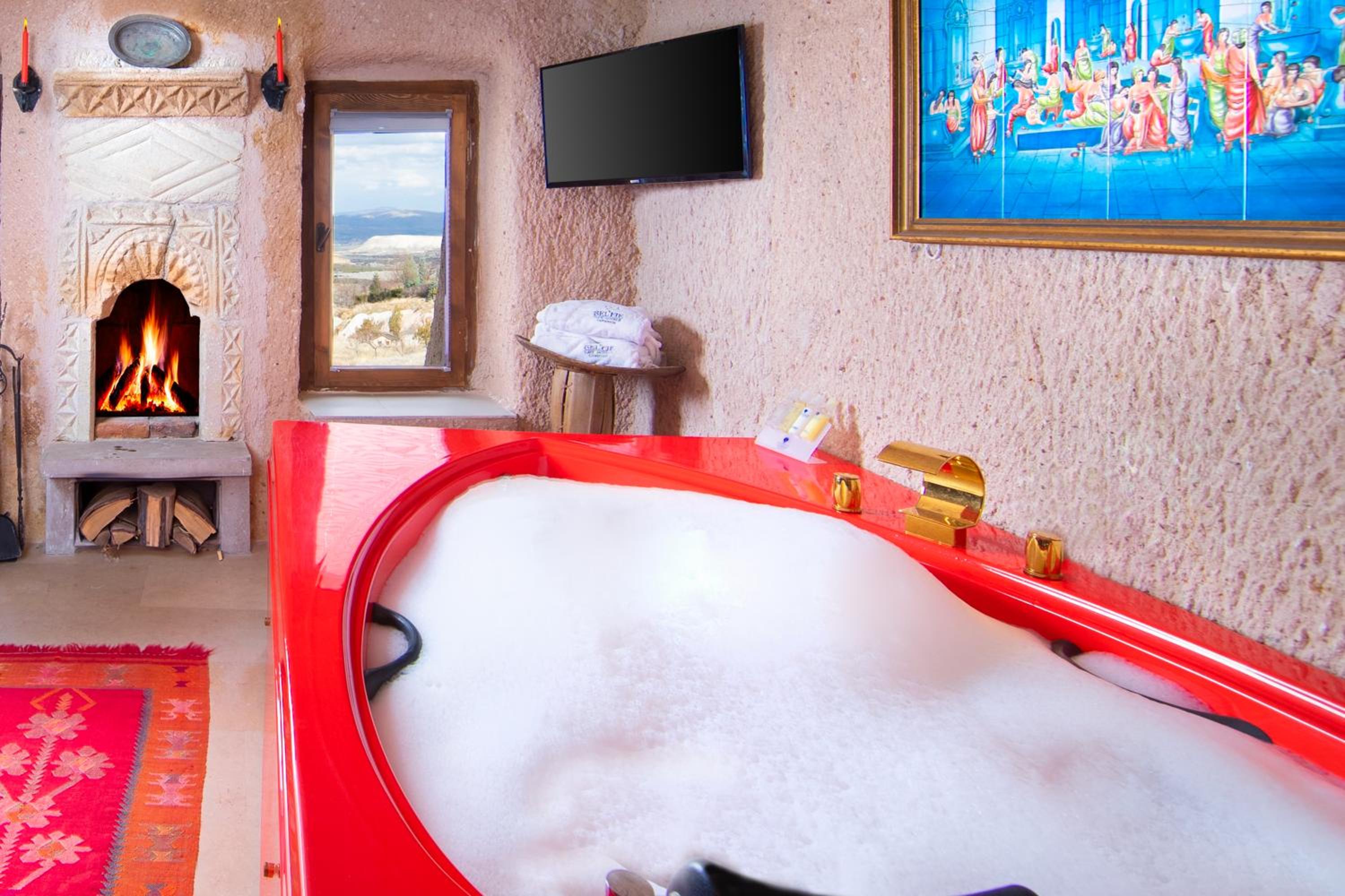 Fairy Chimney Suite with Ballon View - Photo 3