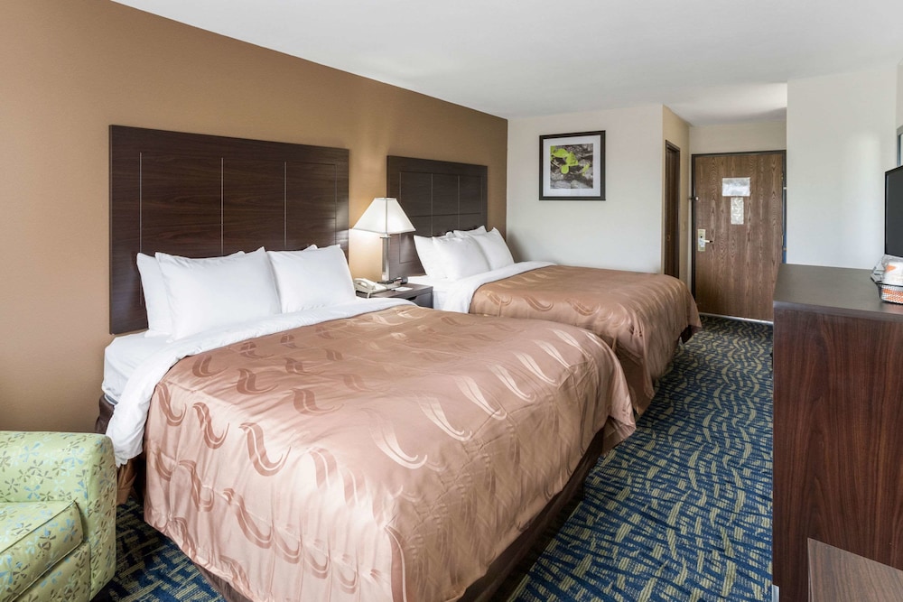 Standard Room, 2 Queen Beds, Non Smoking - Photo 4