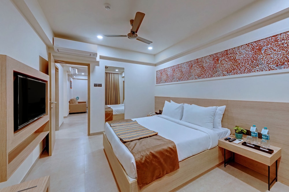 Winter Green Room, 1 Queen Bed - Photo 4