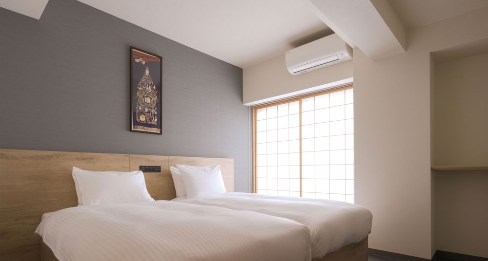 Superior Two-Bedroom Japanese Apartment for 7 Non Smoking - Photo 2