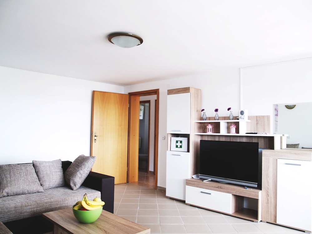 Comfort Apartment, 2 Queen Beds, Non Smoking, Sea View