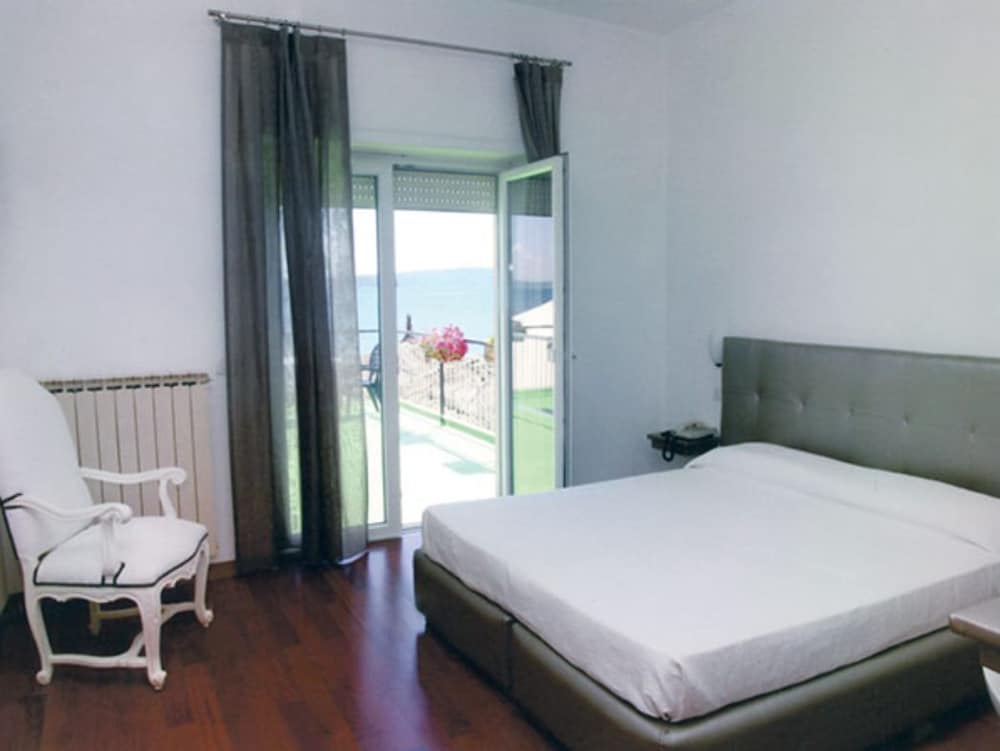 Double or Twin Room photo 1