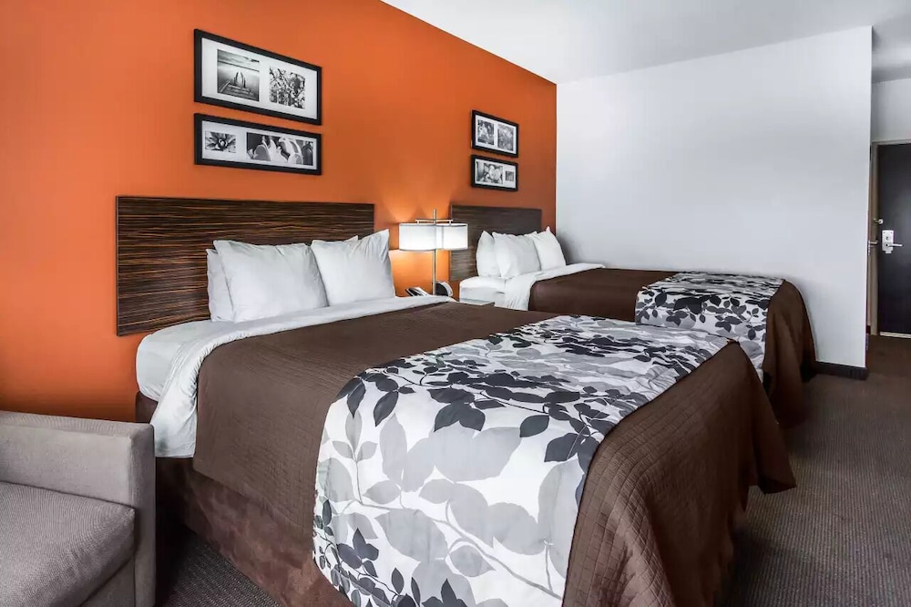 Standard Room, 2 Queen Beds, Non Smoking - Photo 1