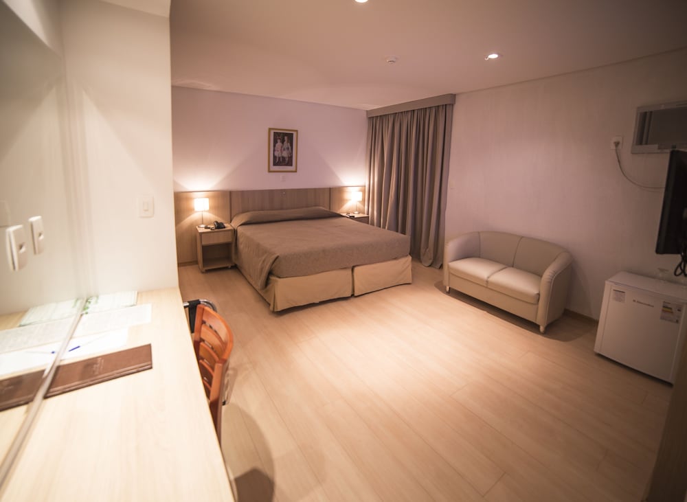 Luxo Room
